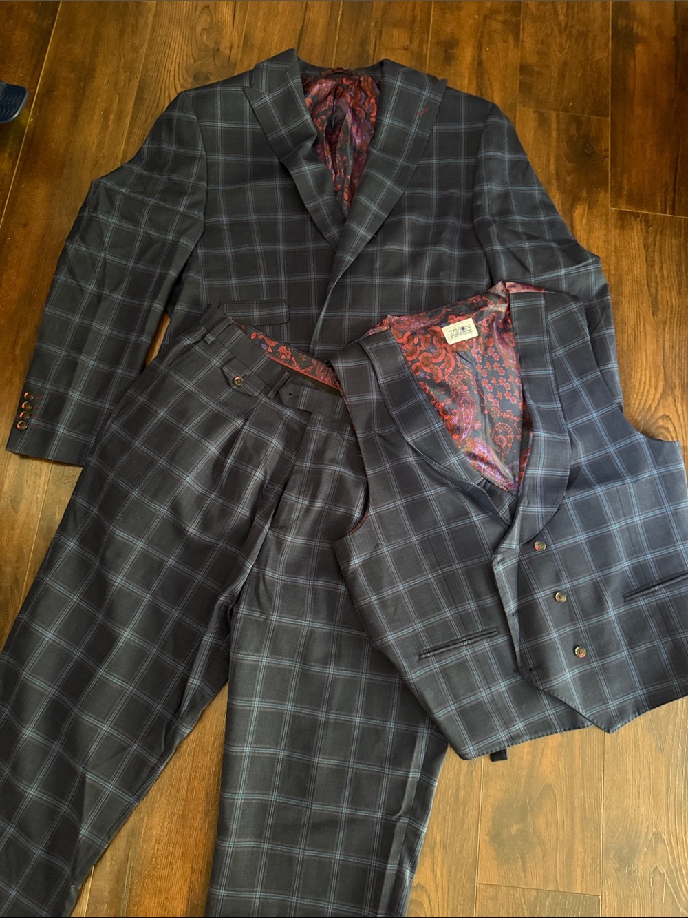 Tavernier Men's Navy Windowpane Vest with Paisley Lining 3 piece suit.